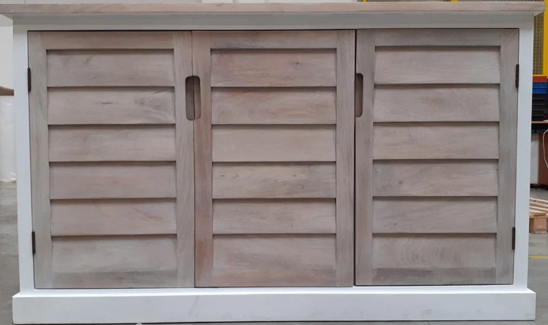 Buffet bas LOBERON Frapelle en bois de manguier