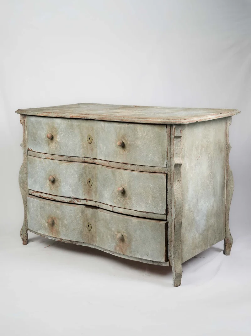 Early 18th Century Mazarine Commode w/ Recently Refreshed Patina - 31" x 45¼"