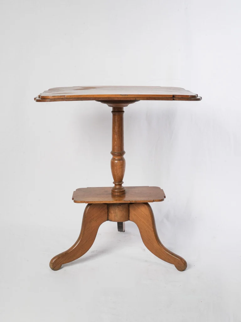 Simple Walnut Gueridon w/ Elegant Proportions - 23¼" x 17"
