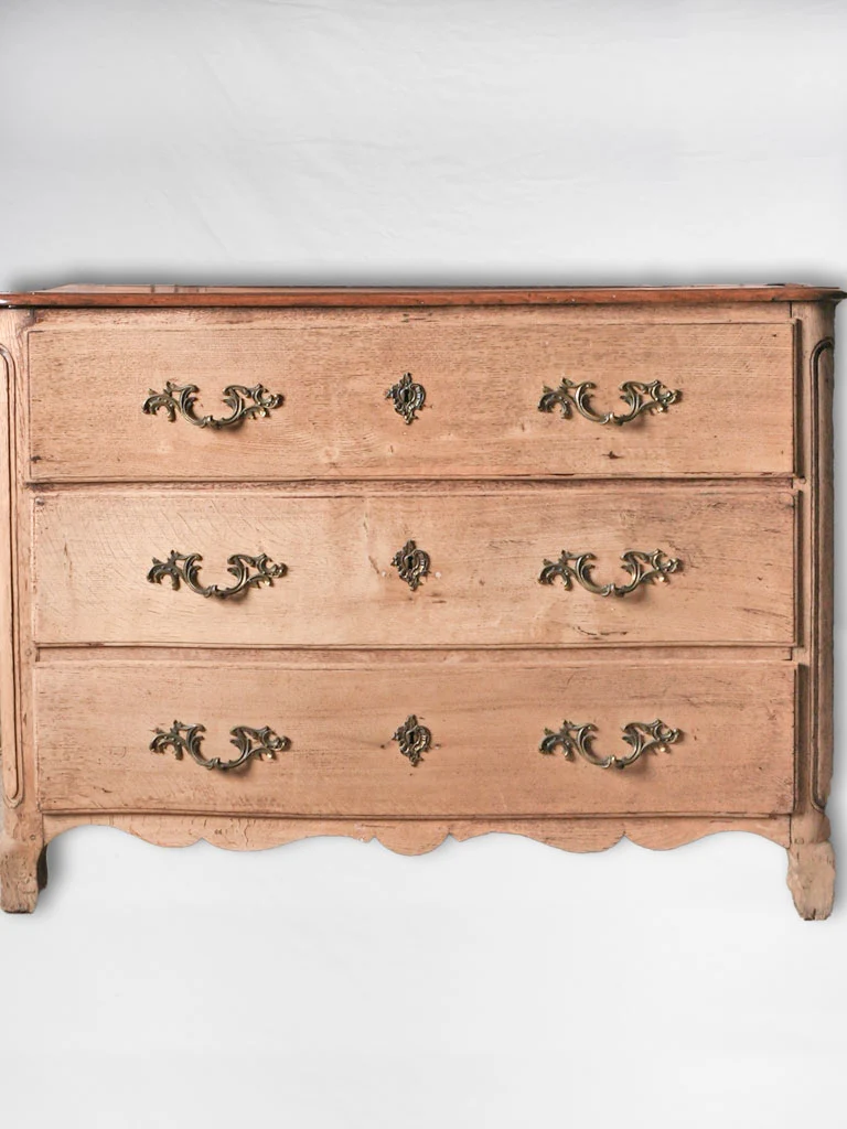 Louis XV-period 3-drawer oak commode w/ dual tone patina 37¾"