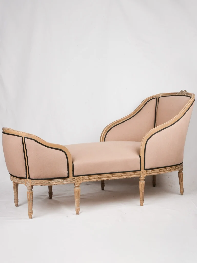 Louis XVI chaise longue 64¼"