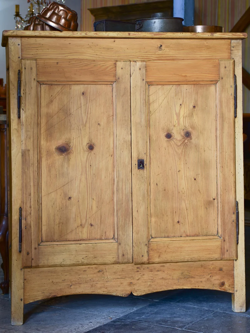 Late 19th century rustic French kitchen buffet
