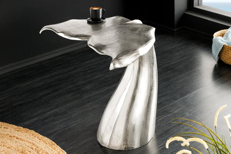 Table d'appoint design WILDLIFE aileron de baleine 60cm métal argenté fait main