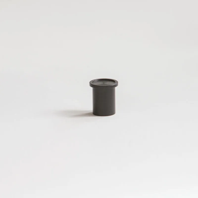 Round black