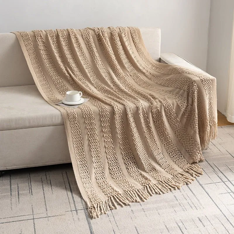 Plaid taupe à motifs et franges 127 x 180 cm PAZI