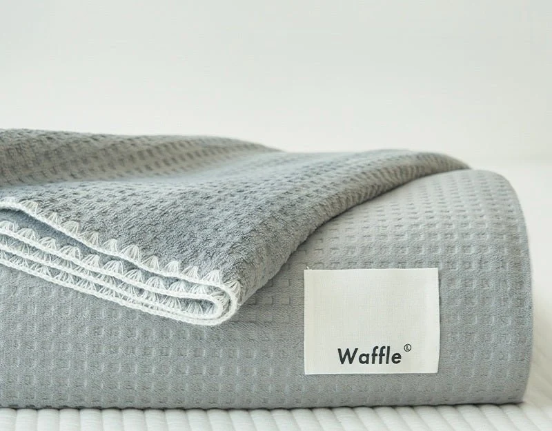 Plaid gris gaufré surpiqûres blanche 150 x 200 cm WAFFLE