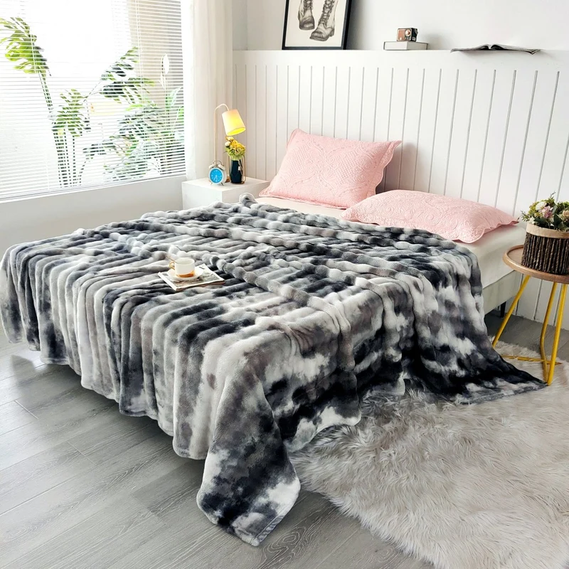 Plaid à poils doux gris 150 x 200 cm PAULA