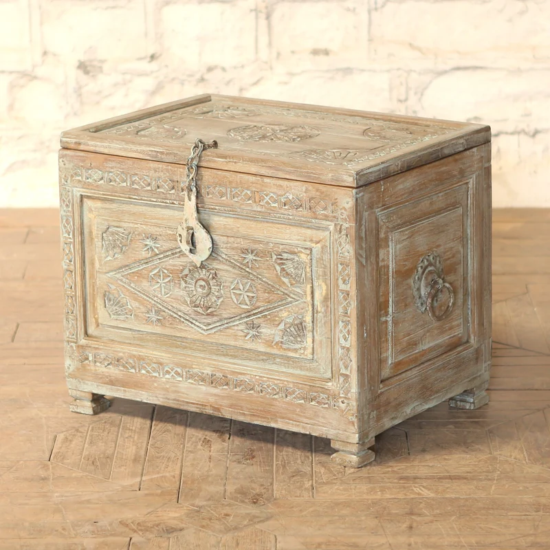 Coffre en bois d’acacia — 23×16.5×19" — PA34233