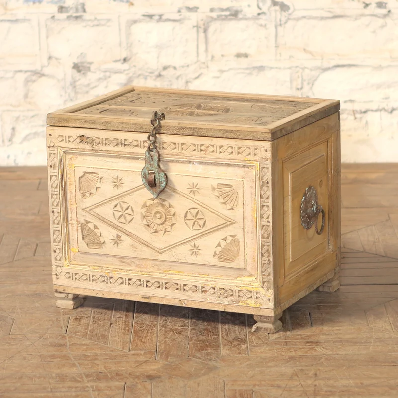 Coffre en bois d’acacia — 23×16×19" — PA34202