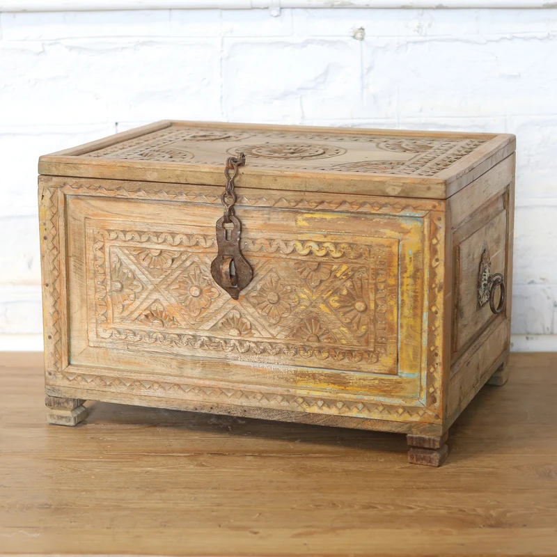 Coffre en bois d’acacia — 24×28×16" — PA32790
