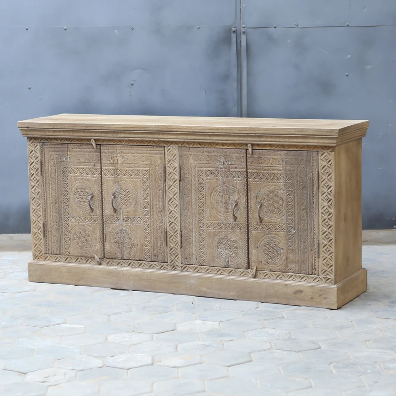 Buffet sculpté ancien — bois massif naturel 34.5×70×18"
