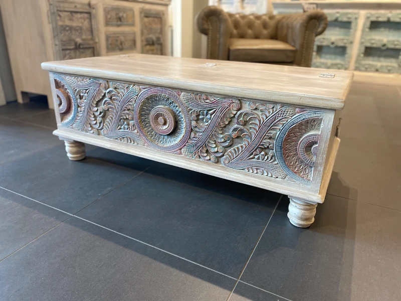 Coffre Antique 18x47x24"