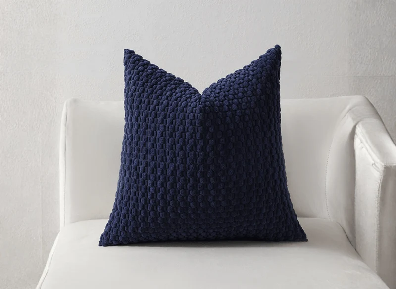 Coussin bleu marine en tissu texturé doux 45x45 cm DUNE