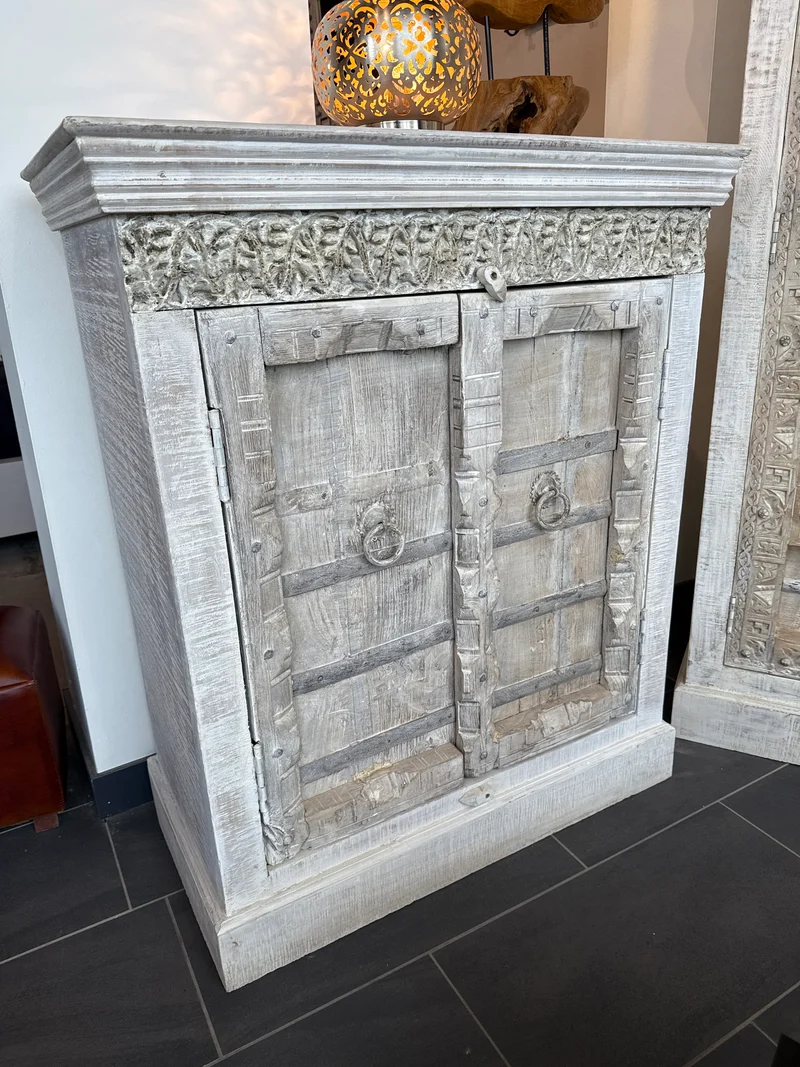 Armoire Antique